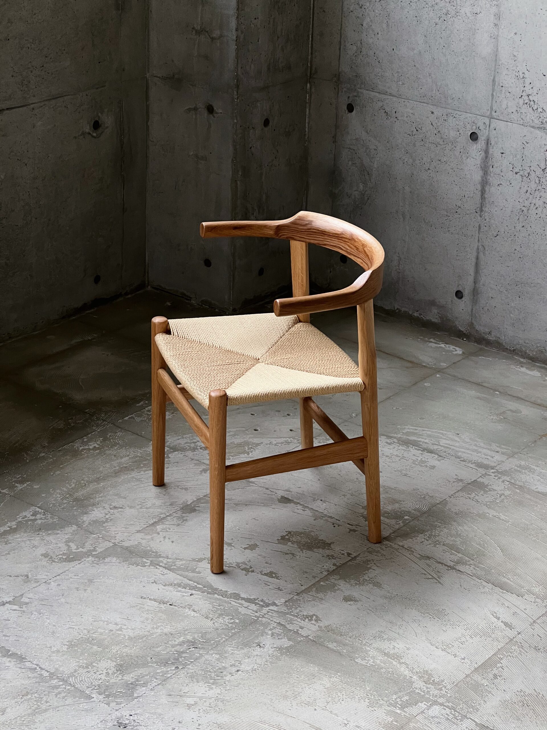 500脚以上椅子をデザインした、
Hans J.Wegnerが最後に残した作品